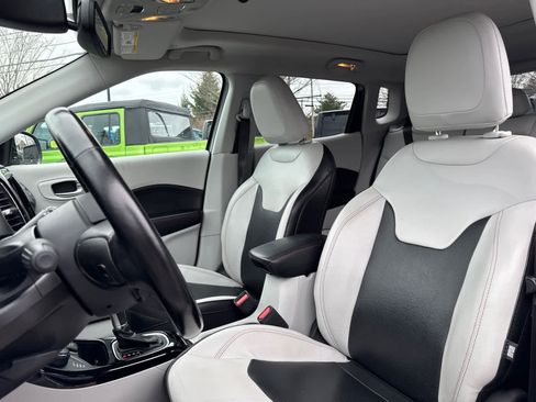 Used 2020 Jeep Compass Limited image 13