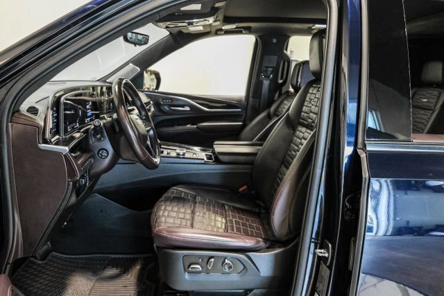 Used 2022 Cadillac Escalade Premium Luxury Platinum AWD/4WD image 5