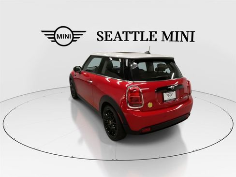 Certified 2024 MINI Cooper SE w/ Signature Upholstery Package image 6