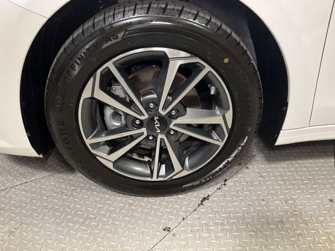 Used 2023 Kia Forte LXS w/ LXS Technology Package image 19