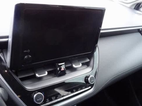 Used 2023 Toyota Corolla Cross XLE image 10