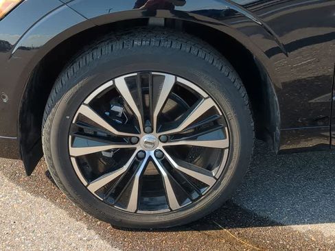 Used 2025 Volvo XC60 B5 Ultra image 13