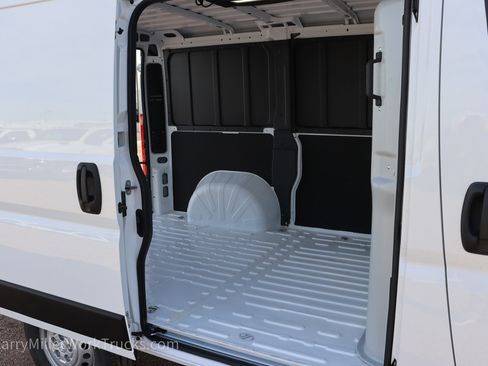 New 2025 RAM ProMaster 1500 w/ Convenience Group FWD image 9