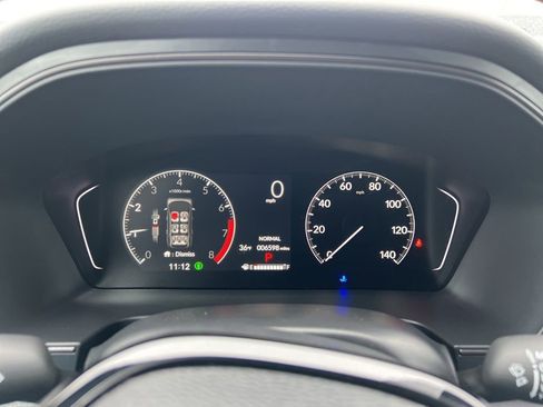 Used 2025 Honda Pilot TrailSport image 11