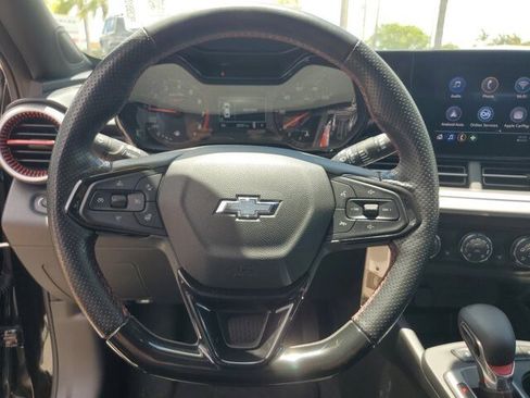 Used 2024 Chevrolet Trax RS FWD image 28