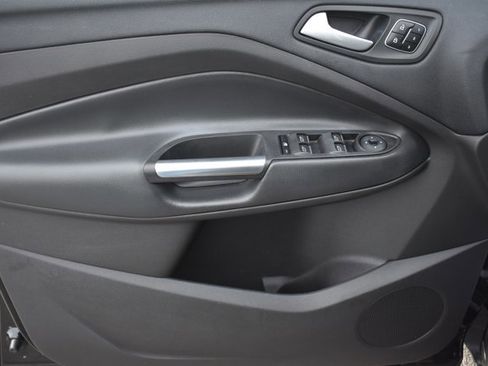 Used 2017 Ford Escape Titanium image 12