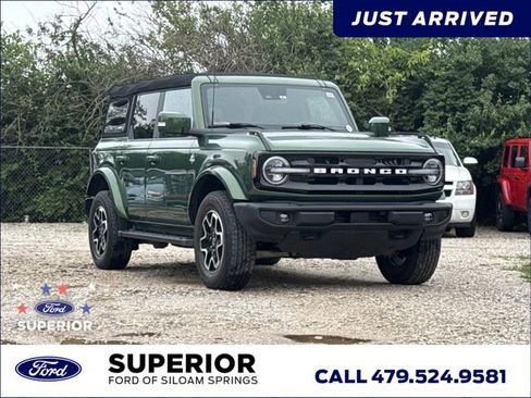 Used 2023 Ford Bronco Outer Banks AWD/4WD image 1