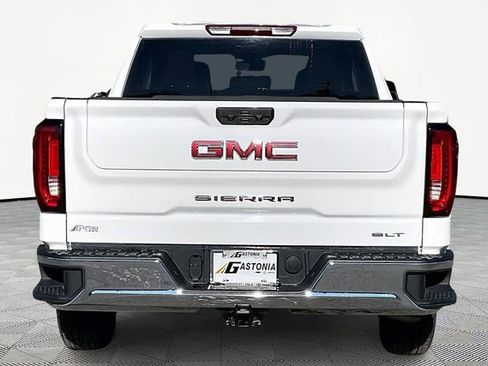 Used 2025 GMC Sierra 1500 SLT image 6