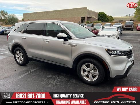 Used 2022 Kia Sorento LX image 10