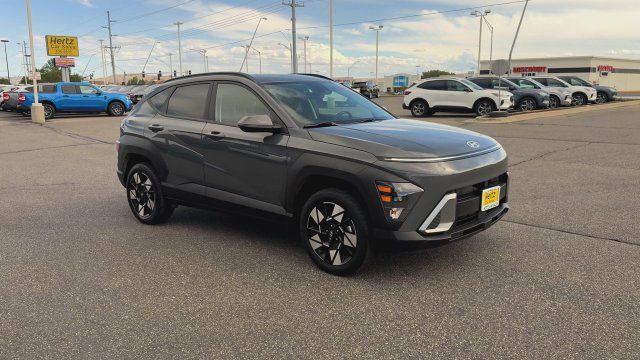 Used 2025 Hyundai Kona SEL AWD/4WD image 2