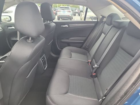 Used 2021 Chrysler 300 Touring RWD image 12