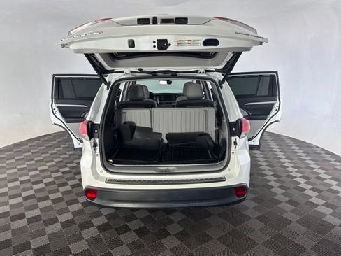 Used 2019 Toyota Highlander XLE w/ Protection Package #3 AWD/4WD image 15