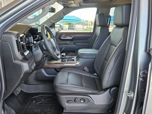 New 2026 Chevrolet Silverado 1500 RST w/ Redline Edition AWD/4WD image 4