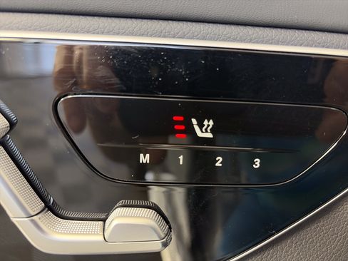 Used 2023 Mercedes-Benz GLC 300 4MATIC image 30