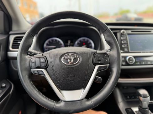 Used 2016 Toyota Highlander Limited Platinum AWD/4WD image 19