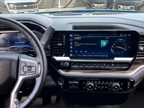 Used 2025 Chevrolet Silverado 1500 LT image 7