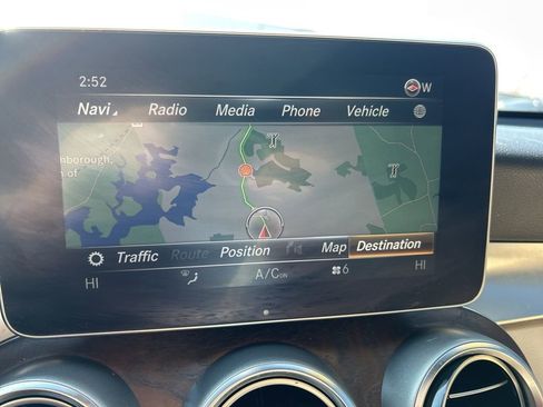 Used 2018 Mercedes-Benz GLC 300 4MATIC image 19