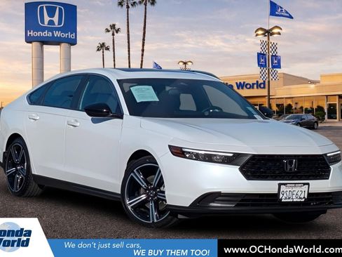Used 2025 Honda Accord Sport image 1