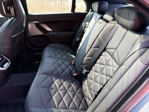 Used 2025 BMW 740i xDrive 740i xDrive image 16