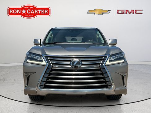 Used 2017 Lexus LX 570 4WD w/ Luxury Package image 2