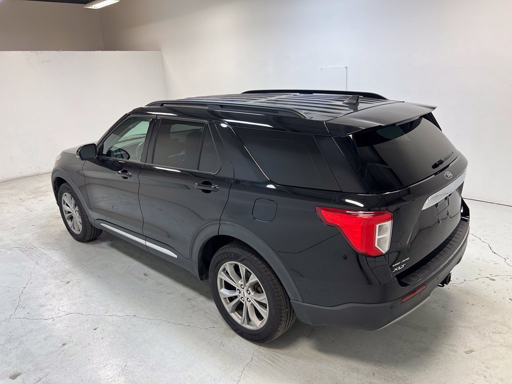 Used 2023 Ford Explorer XLT w/ Equipment Group 202A AWD/4WD image 4