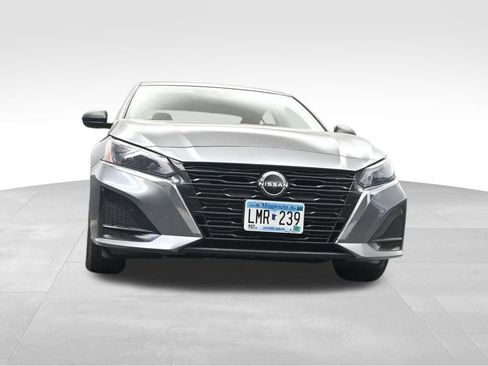 Used 2024 Nissan Altima 2.5 SV FWD image 16
