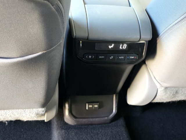 Used 2023 Toyota Highlander LE AWD/4WD image 11