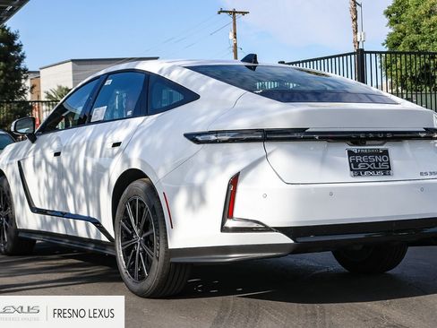 New 2026 Lexus ES 350e FWD image 4