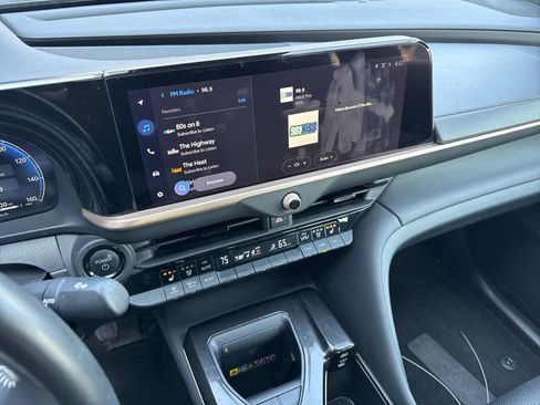 Used 2024 Toyota Crown Limited image 11