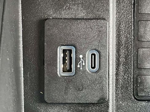 Certified 2021 Ford Expedition Max Platinum image 24