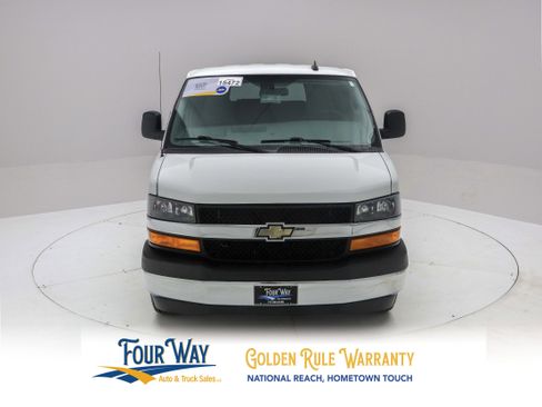 Used 2018 Chevrolet Express 3500 LT w/ LT Preferred Equipment Group RWD image 9