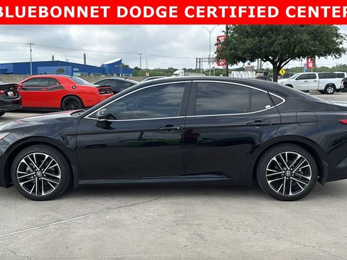 Used 2025 Toyota Camry XLE w/ Premium Plus Package image 2