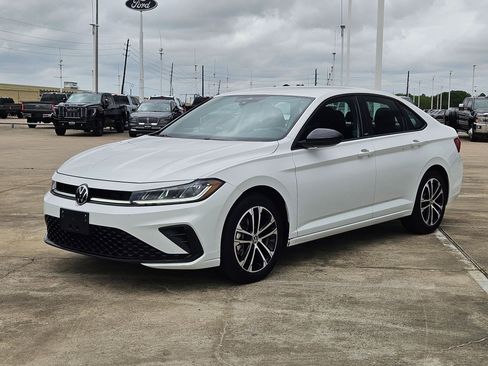 Used 2025 Volkswagen Jetta Sport image 8