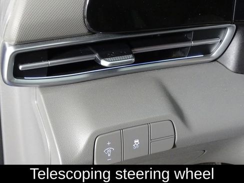 Used 2024 Hyundai Elantra SEL image 19