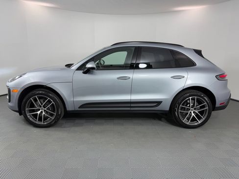 Certified 2026 Porsche Macan AWD/4WD image 2