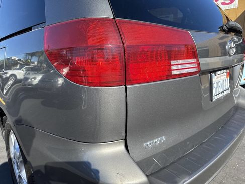 Used 2005 Toyota Sienna image 28