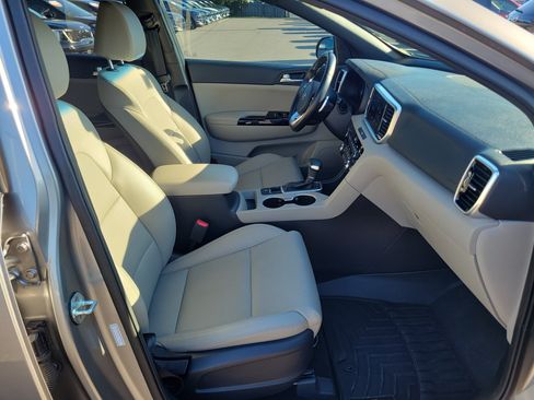 Used 2020 Kia Sportage S w/ S Premium Package FWD image 7