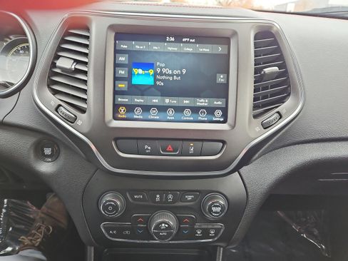 Used 2021 Jeep Cherokee Trailhawk image 29