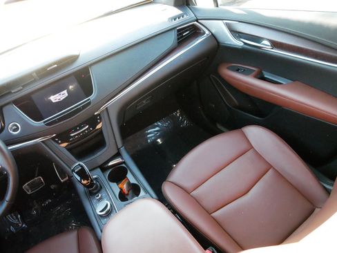 Certified 2023 Cadillac XT5 Sportv w/ LPO, Floor Liner Package image 11