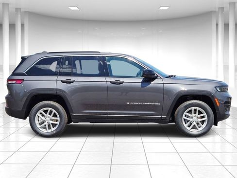 New 2026 Jeep Grand Cherokee Laredo X image 2