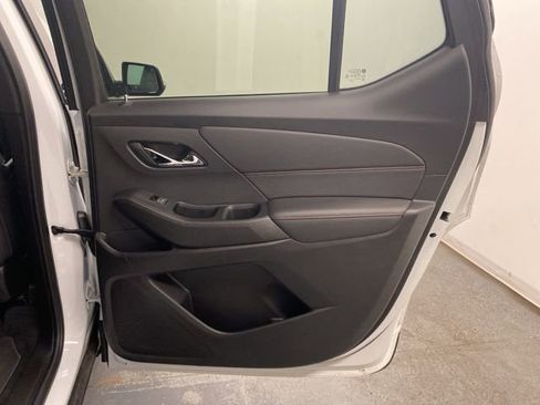 Used 2023 Chevrolet Traverse RS image 30