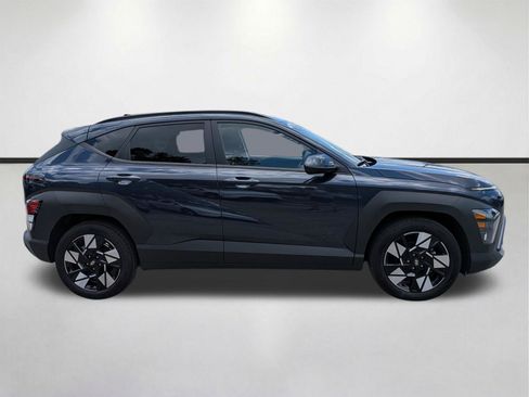 Used 2025 Hyundai Kona SEL FWD image 3