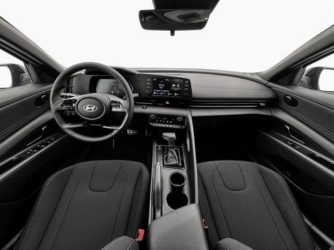 New 2025 Hyundai Elantra Sport image 13
