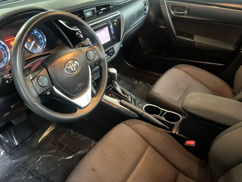 Used 2017 Toyota Corolla LE image 11