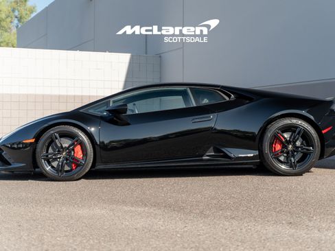 Used 2021 Lamborghini Huracan EVO RWD image 4