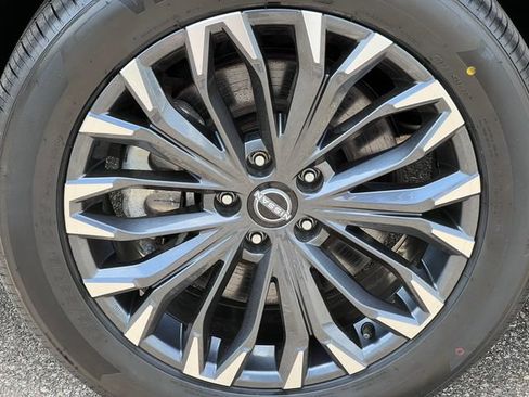 Used 2025 Nissan Rogue SL w/ Tech Package AWD/4WD image 7