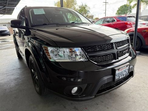 Used 2019 Dodge Journey SE w/ Premium Group image 9