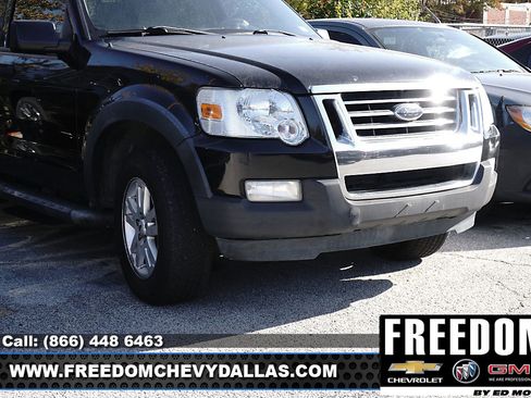 Used 2008 Ford Explorer Sport Trac XLT image 2