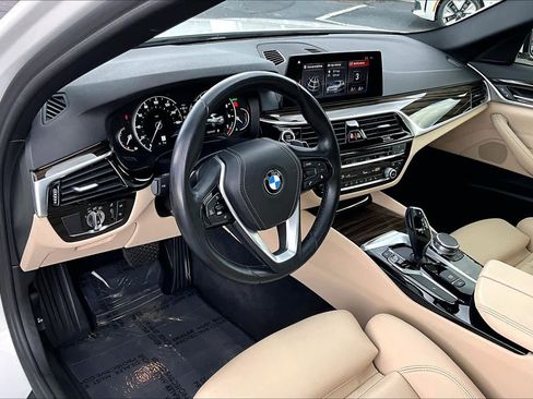 Used 2019 BMW 530i w/ Convenience Package RWD image 19