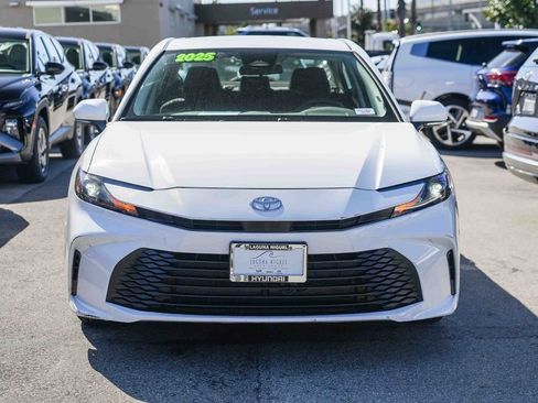 Used 2025 Toyota Camry LE image 3